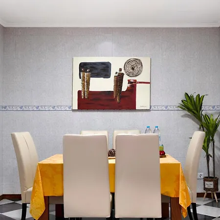 Casa Xadrez Povoacao (Sao Miguel)